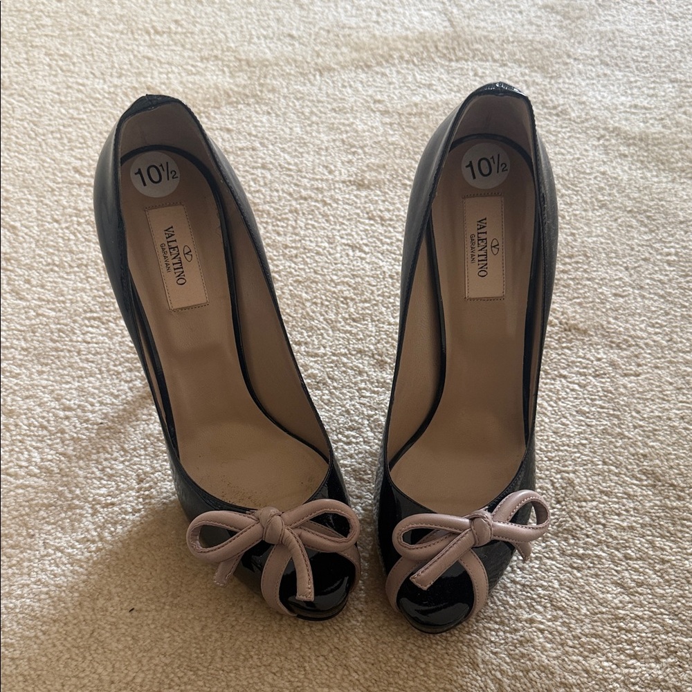 Valentino 10.5 new authentic from neiman marcus